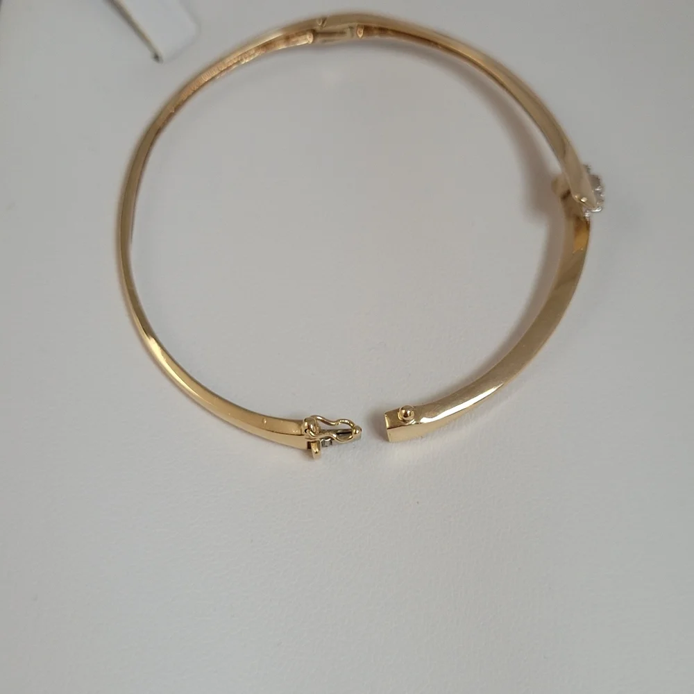 10k Yellow Gold Crossover Natural Diamond Bangle Bracelet. - Picture 3 of 6